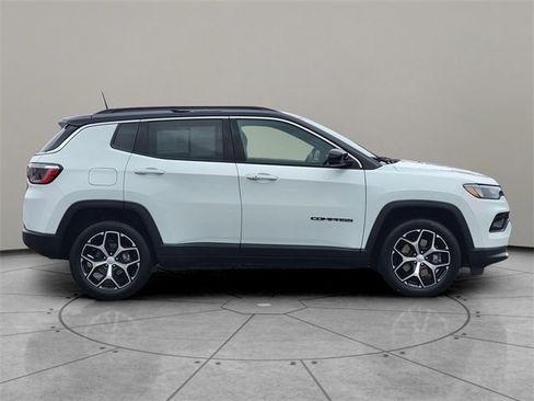 Certified 2024 Jeep Compass Limited image 13