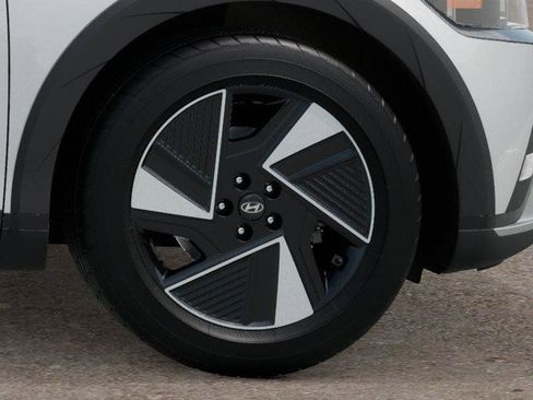 New 2025 Hyundai Ioniq 5 SE image 8