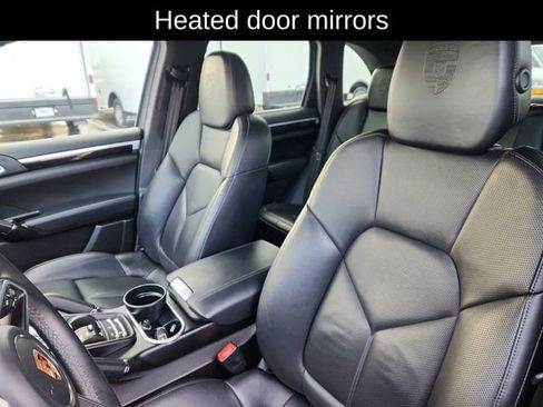 Used 2018 Porsche Cayenne Platinum Edition image 20