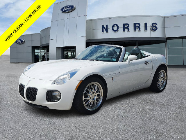 Used 2008 Pontiac Solstice GXP w/ Premium Package RWD image 2