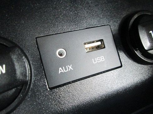 Used 2019 Hyundai Elantra SE image 16