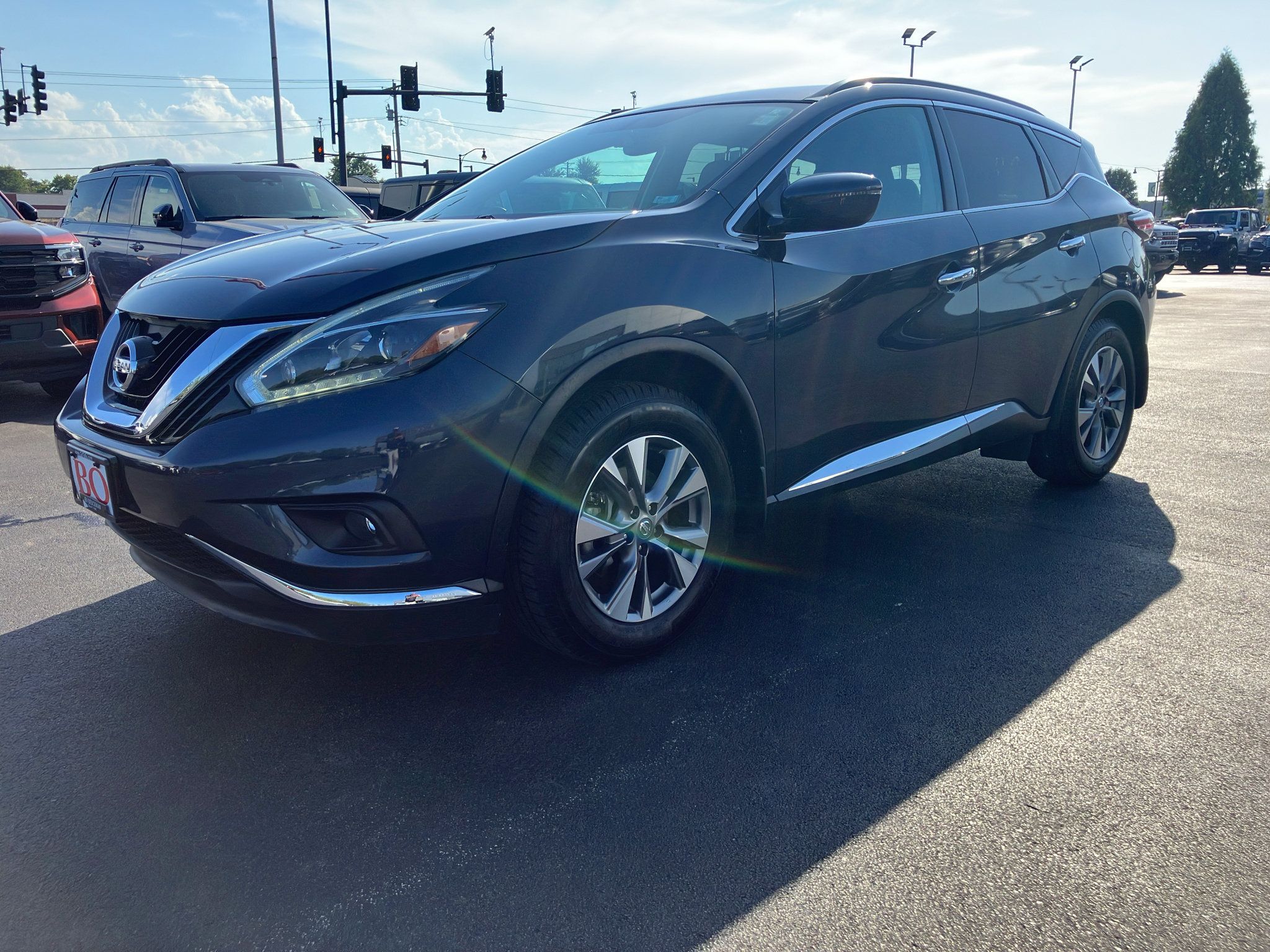 Used 2018 Nissan Murano SV FWD image 2