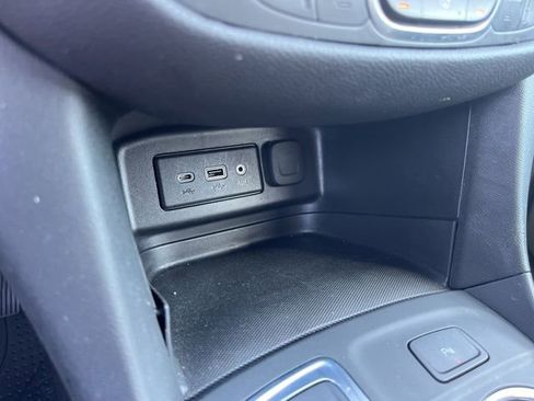 Used 2023 Chevrolet Equinox LT AWD/4WD image 24