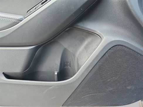 Certified 2025 Subaru Crosstrek 2.0i Premium image 28