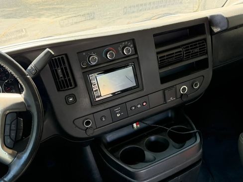 Used 2017 Chevrolet Express 2500 LS RWD image 18