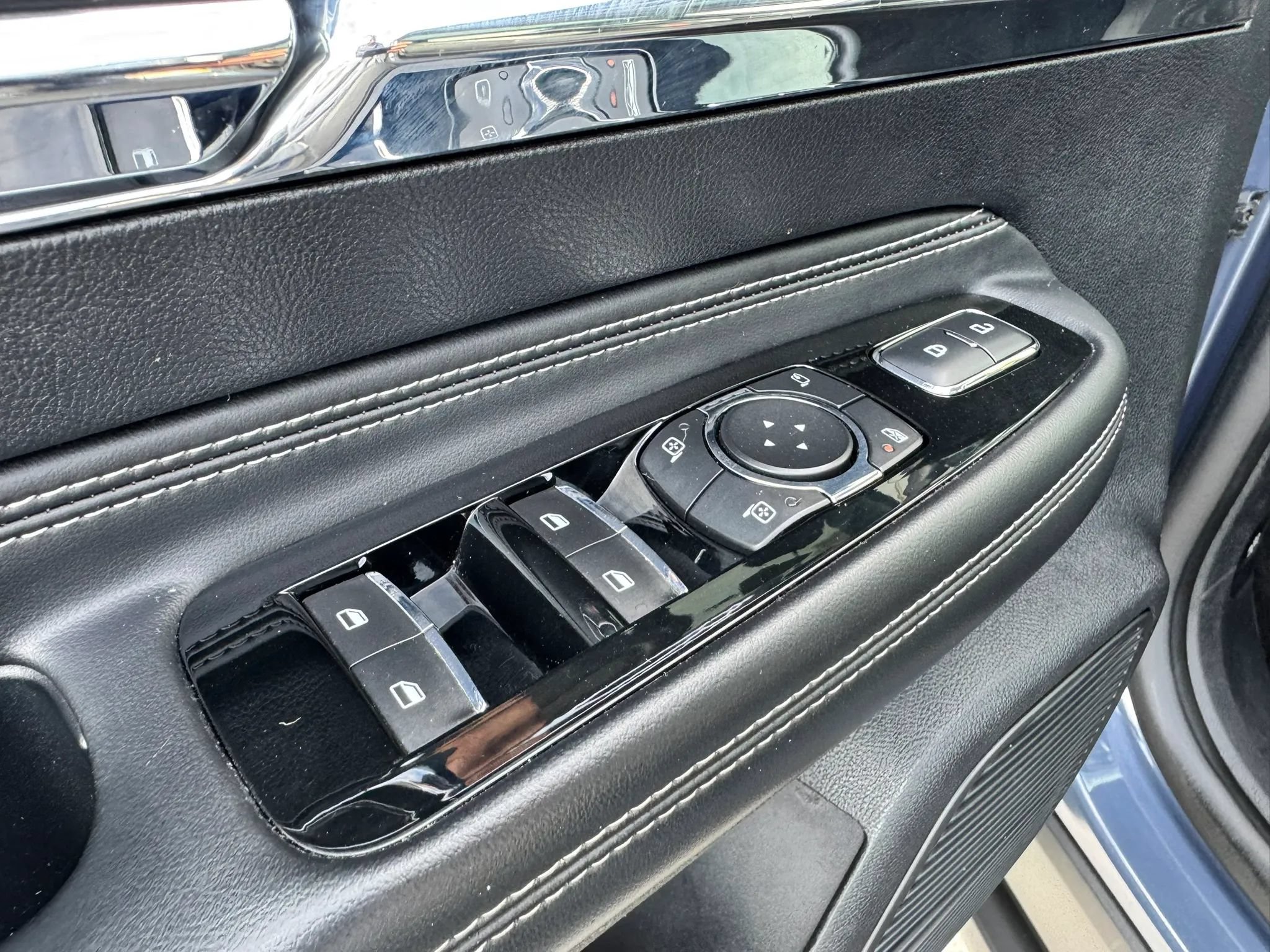 Used 2022 Lincoln Corsair AWD w/ Premium Package image 20