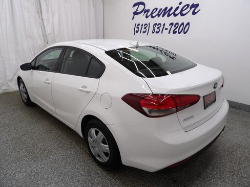 Used 2017 Kia Forte LX FWD image 4