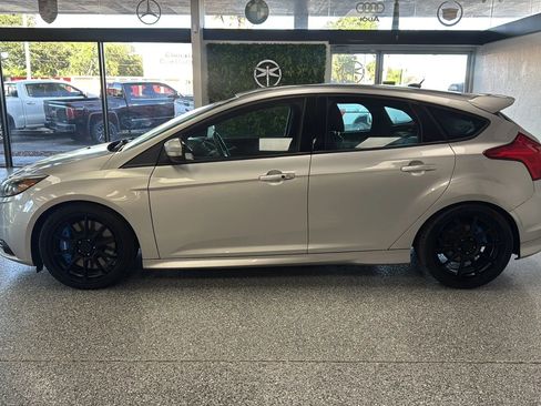 Used 2013 Ford Focus ST FWD image 4
