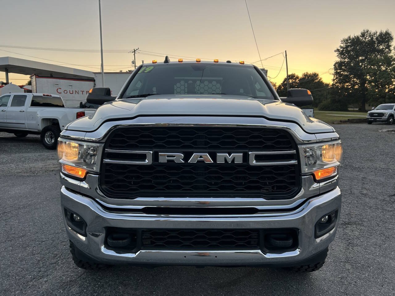 Used 2019 RAM 3500 Tradesman AWD/4WD image 2