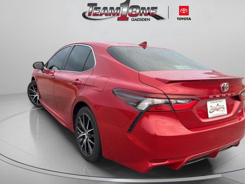 Used 2023 Toyota Camry SE image 6