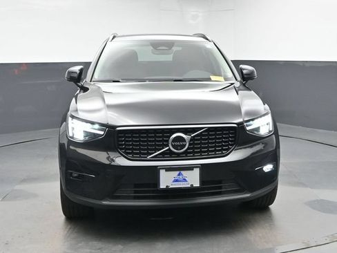 Used 2023 Volvo XC40 B5 Plus w/ Protection Package Premier AWD/4WD image 2