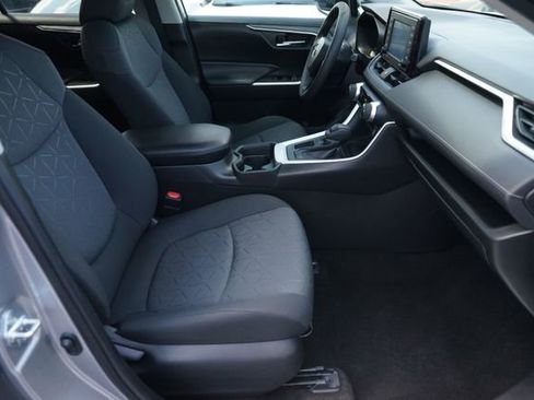 Used 2020 Toyota RAV4 XLE FWD image 18