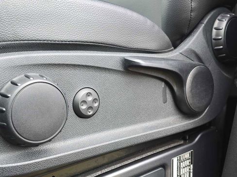 Used 2025 Mercedes-Benz Sprinter 2500 image 28