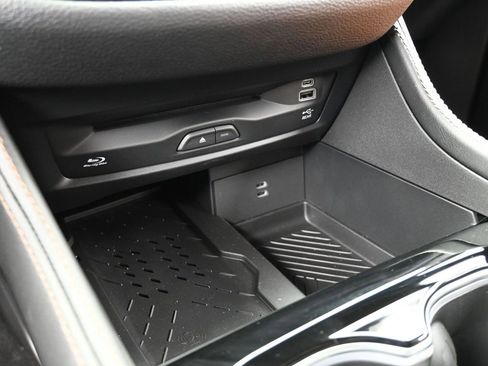 New 2026 Chrysler Pacifica Pinnacle image 26