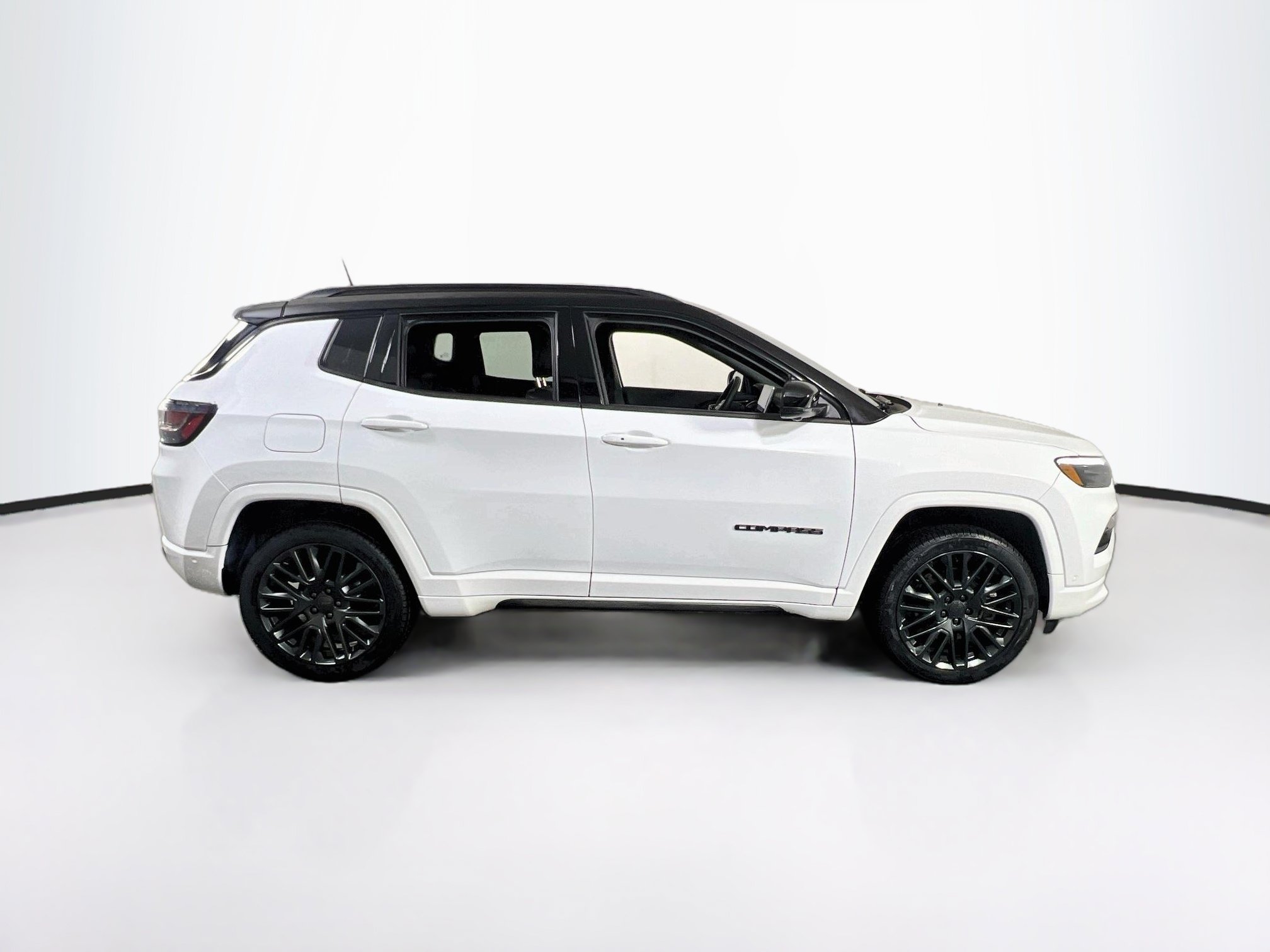 Used 2023 Jeep Compass High Altitude w/ Driver Assist Group I AWD/4WD image 4