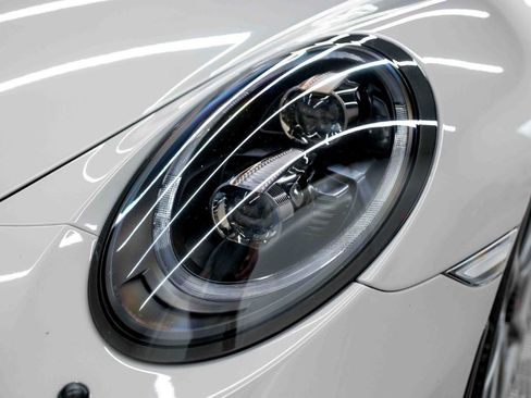 Used 2018 Porsche 911 GT3 RWD image 11