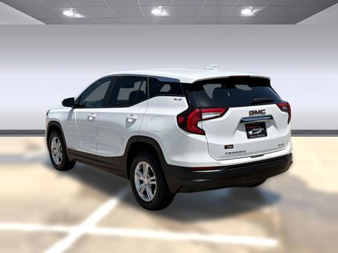 Used 2024 GMC Terrain SLE AWD/4WD image 3