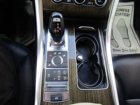 Used 2016 Land Rover Range Rover Sport HSE image 13