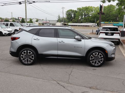 Used 2024 Chevrolet Blazer RS w/ Driver Confidence II Package FWD image 11