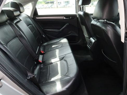 Used 2014 Volkswagen Passat 2.5 SE FWD image 8