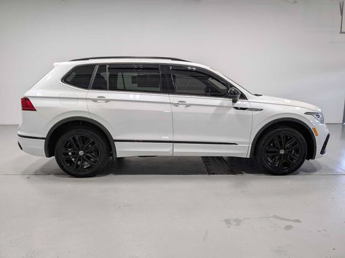 Used 2022 Volkswagen Tiguan SE R-Line AWD/4WD image 7