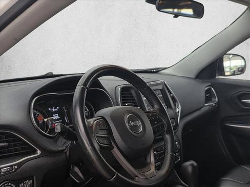 Used 2019 Jeep Cherokee Latitude Plus FWD image 9