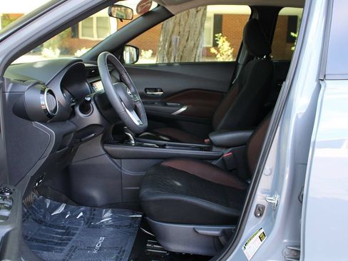 Used 2023 Nissan Kicks SR FWD image 8