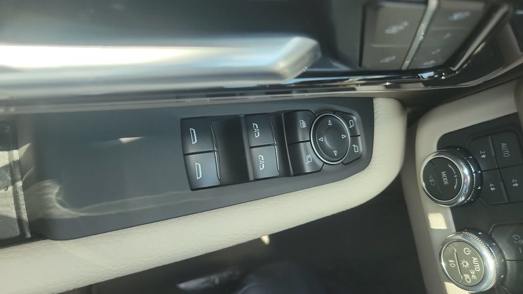 New 2026 GMC Yukon Denali w/ Denali Reserve Package AWD/4WD image 20