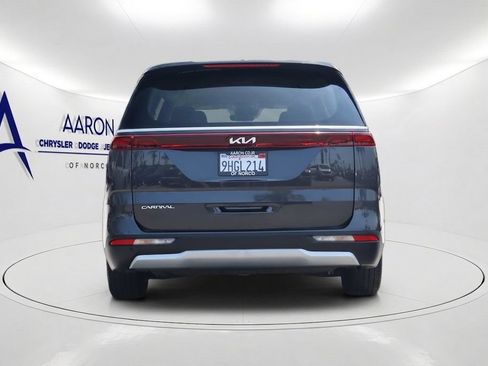 Used 2024 Kia Carnival EX FWD image 5