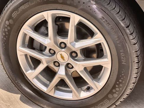 Used 2022 Chevrolet Equinox LS image 9