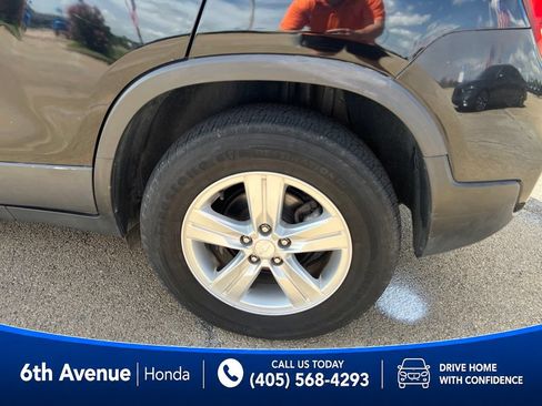 Used 2019 Chevrolet Trax LT w/ LT Convenience Package AWD/4WD image 10