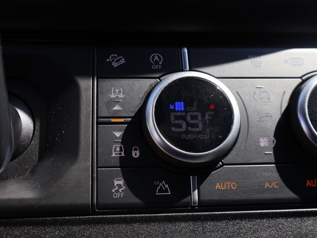 Used 2023 Land Rover Defender 110 X AWD/4WD image 31