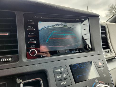 Used 2018 Toyota Sienna LE image 36