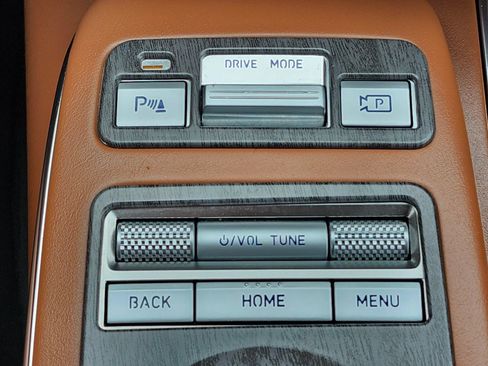 Used 2025 Genesis GV70 2.5T w/ Advanced Package AWD/4WD image 25