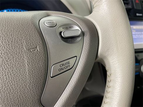 Used 2012 Nissan Leaf SL image 11