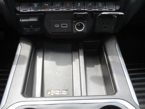 Used 2022 Chevrolet Silverado 2500 LTZ w/ LTZ Convenience Package AWD/4WD image 35