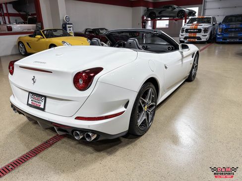 Used 2016 Ferrari California T image 51