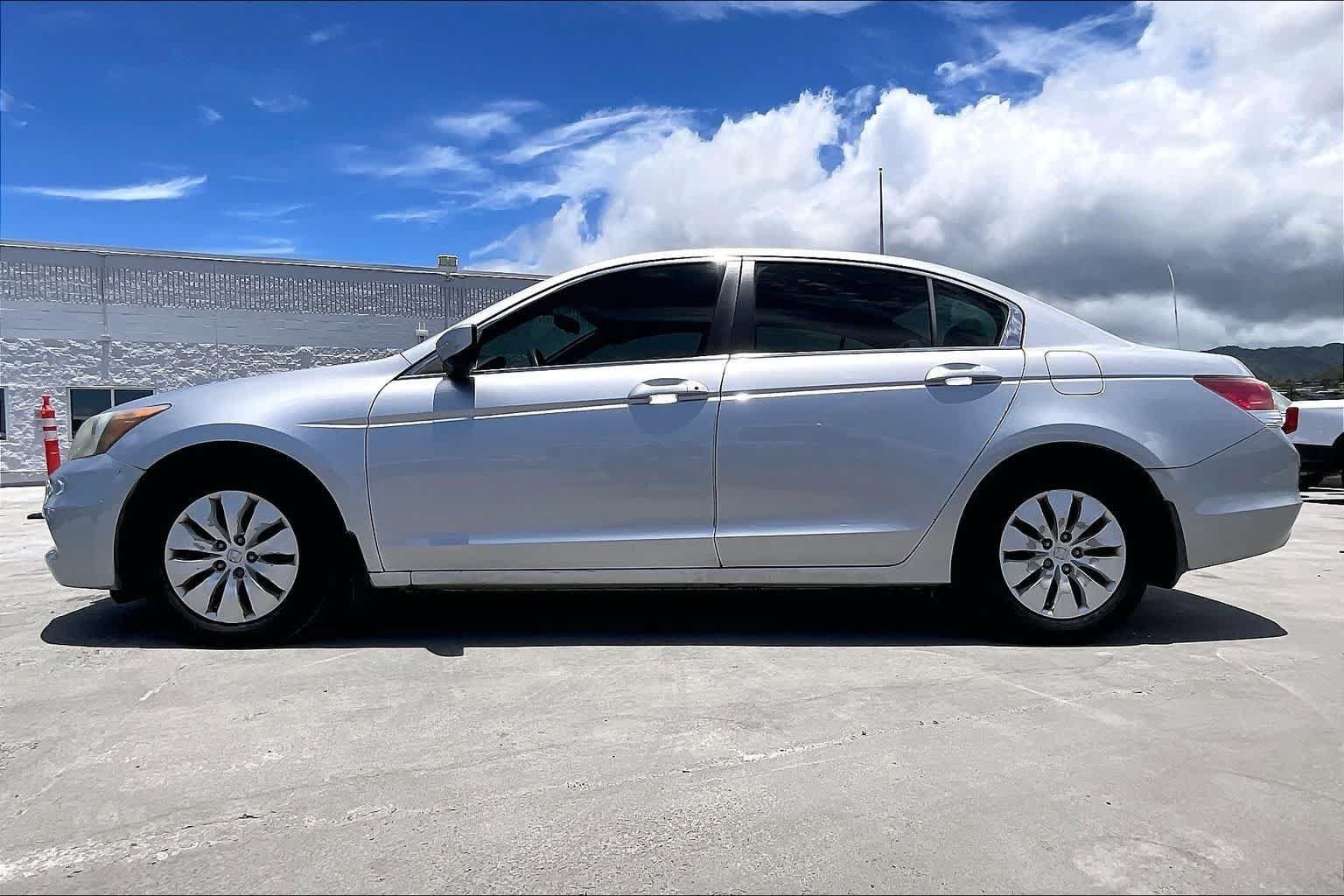 Used 2011 Honda Accord LX image 3
