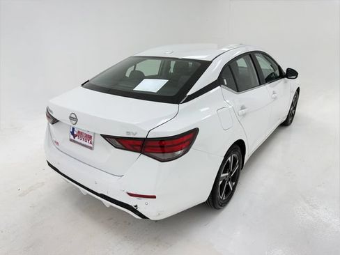 Used 2024 Nissan Sentra SV FWD image 40