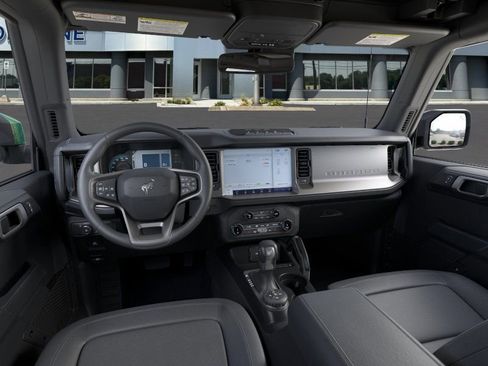 New 2025 Ford Bronco Outer Banks w/ Sasquatch Package AWD/4WD image 9