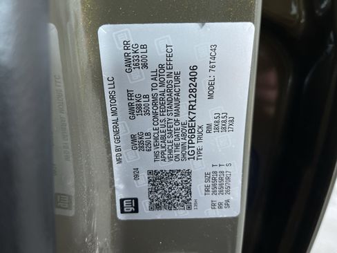 Used 2024 GMC Canyon Elevation image 11