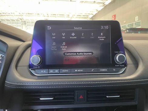 Used 2023 Nissan Rogue SV w/ SV Premium B Package FWD image 16