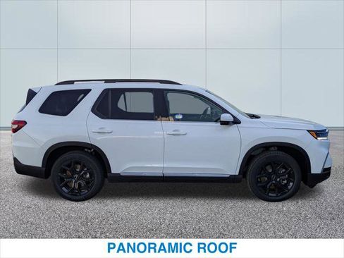 New 2025 Honda Pilot Touring image 6