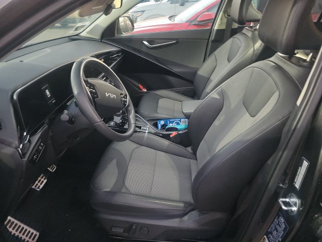 Used 2025 Kia Niro EX Touring FWD image 9