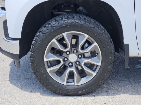 Used 2022 Chevrolet Silverado 1500 LT w/ Safety Package RWD image 10