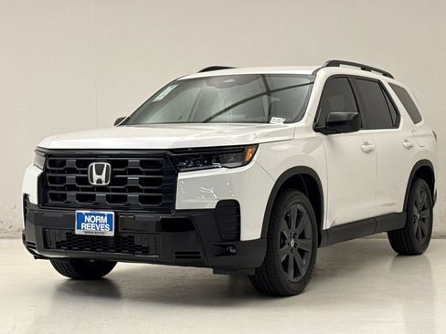 New 2026 Honda Pilot Sport image 2