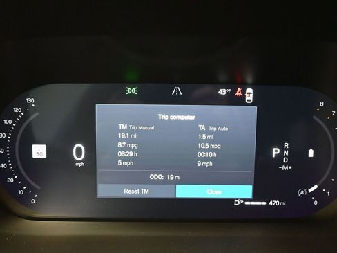 New 2026 Volvo XC60 B5 Plus w/ Protection Package Premier image 31