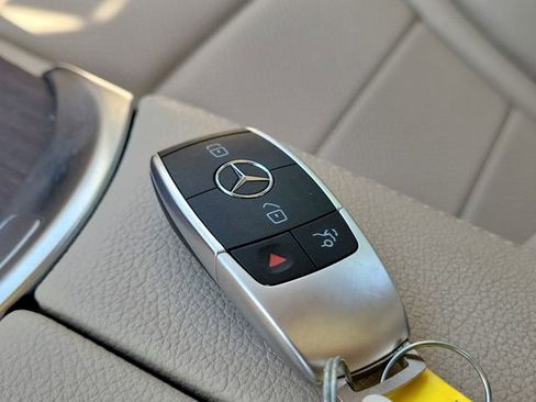 Used 2019 Mercedes-Benz C 300 4MATIC Sedan image 31