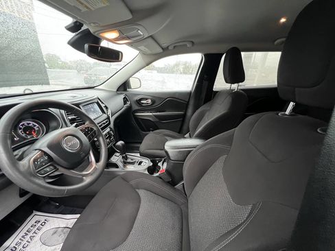 Used 2021 Jeep Cherokee Latitude image 10