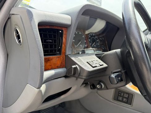 Used 1994 Jaguar XJ6 RWD image 22